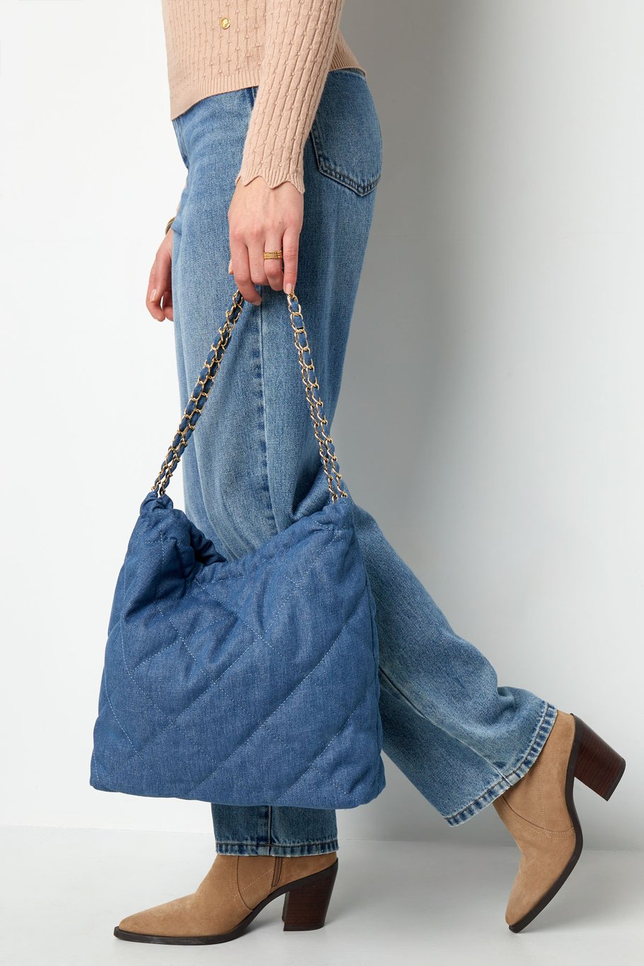 Denim bag with stitched motif and chain - dark blue Picture8